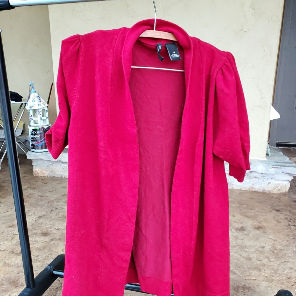 Red cardigan size MP.
